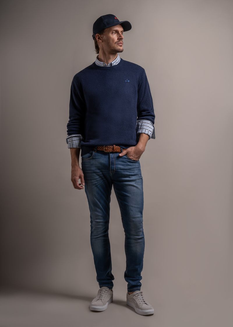 SWEATER-CAMS